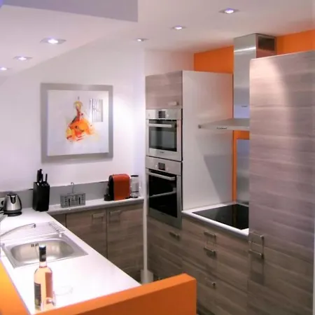 아파트 Modern Two Bedroom With Two Bathrooms, Just Behind The Carlton