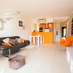Modern Two Bedroom With Two Bathrooms, Just Behind The Carlton *