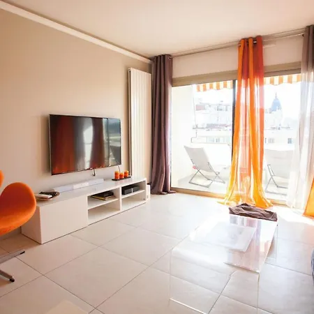 דירה Modern Two Bedroom With Two Bathrooms, Just Behind The Carlton קאן