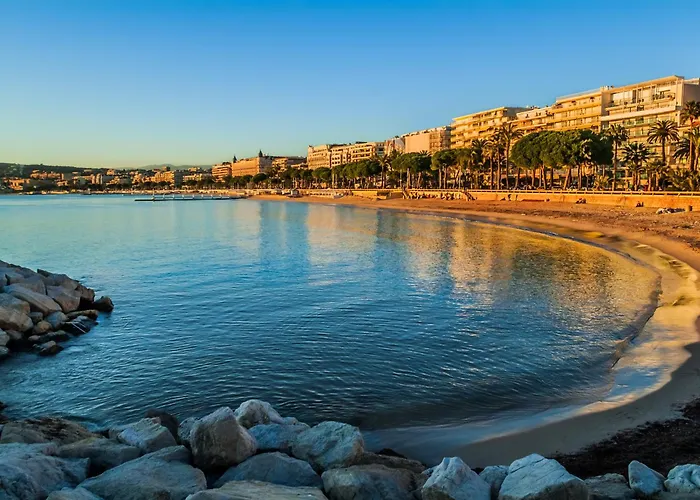Modern Two Bedroom With Two Bathrooms, Just Behind The Carlton Daire Cannes