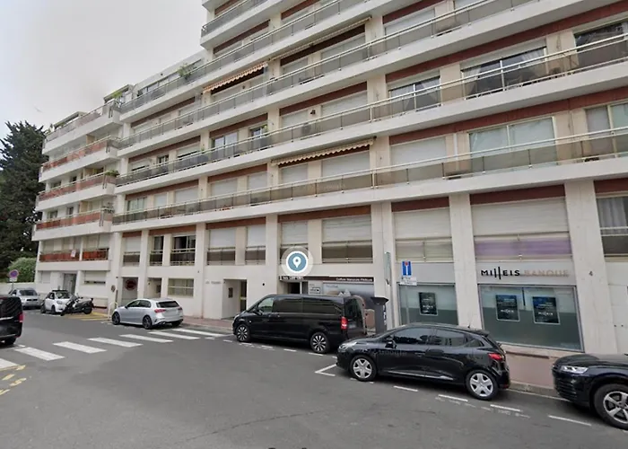 Modern Two Bedroom With Two Bathrooms, Just Behind The Carlton *