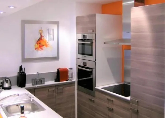 Daire Modern Two Bedroom With Two Bathrooms, Just Behind The Carlton