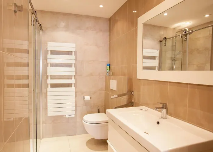 Modern Two Bedroom With Two Bathrooms, Just Behind The Carlton Cannes